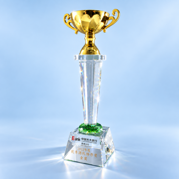 AE172 Crystal Award