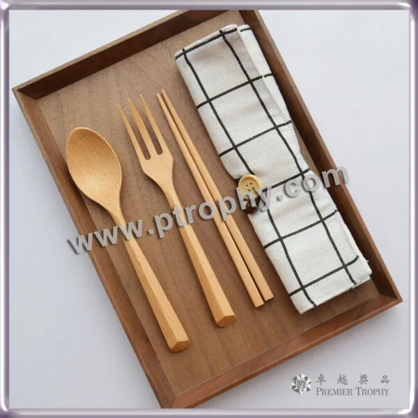 TW035 環保木系餐具套裝，餐具訂造 - 卓越獎品香港廠房